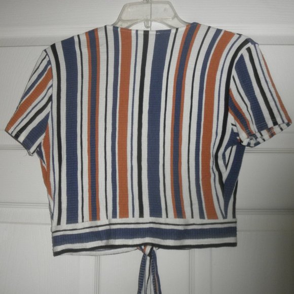 Stripped Cropped Cardigan - Picture 2 of 3